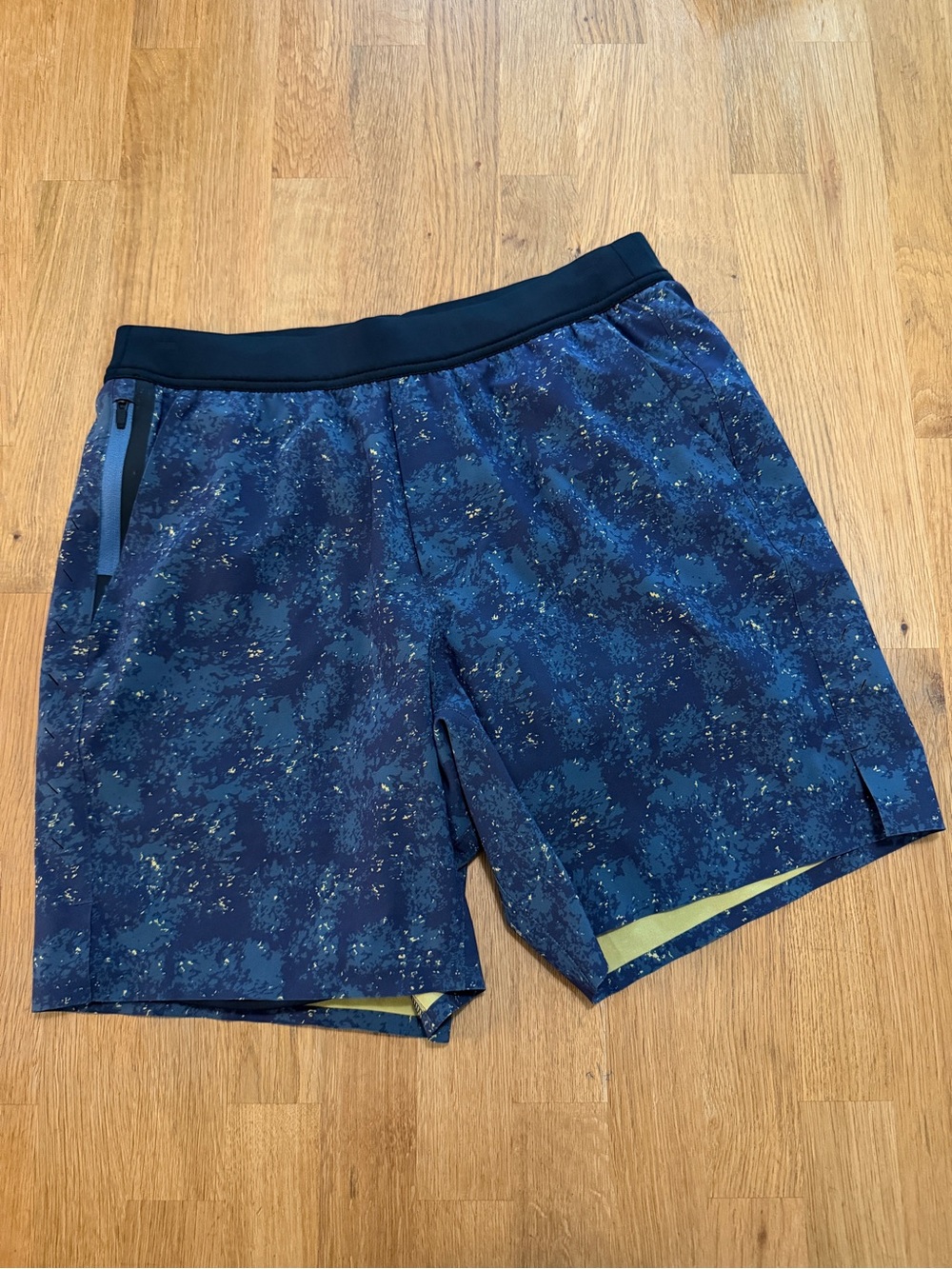 Ten Thousand MEDIUM Blue Lined The Interval Athletic Shorts